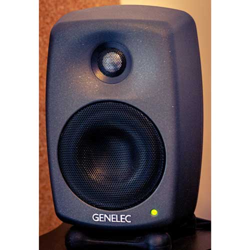 4.Enceintes Genelec 8320 APM